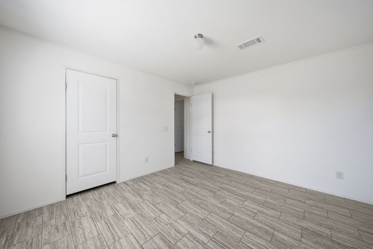 3000 US HWY 17/92 W LOT #660