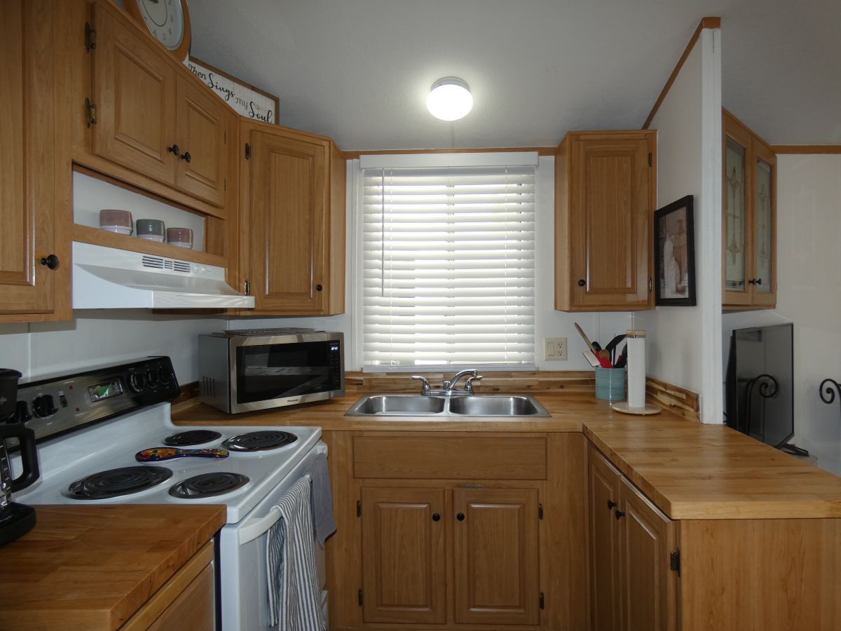 1110 North Henness Road, Site 902