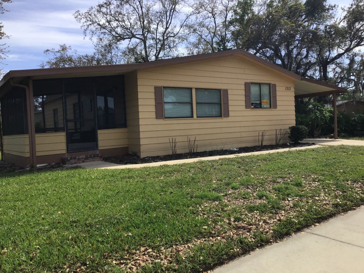 1313 Calle Bonita Dr.