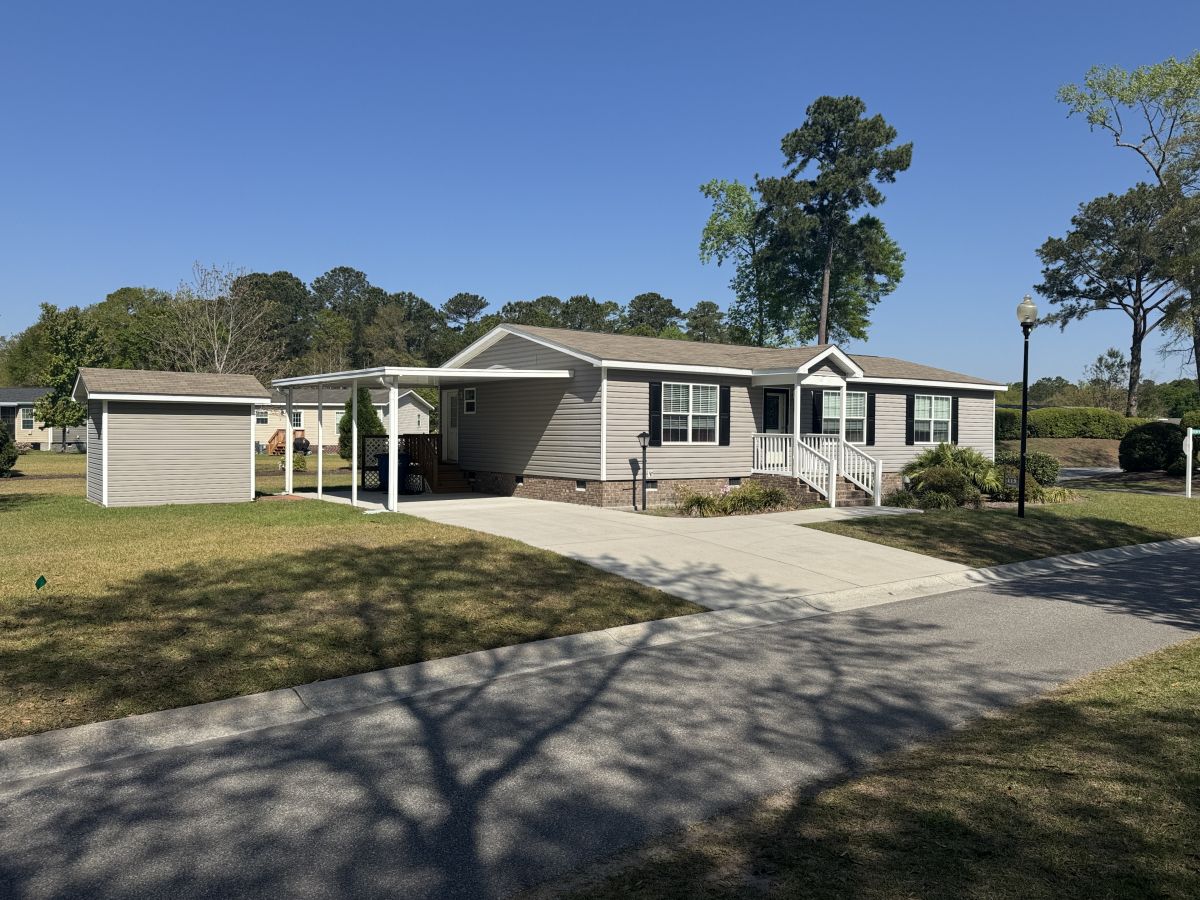 119 Southern Palms Boulevard