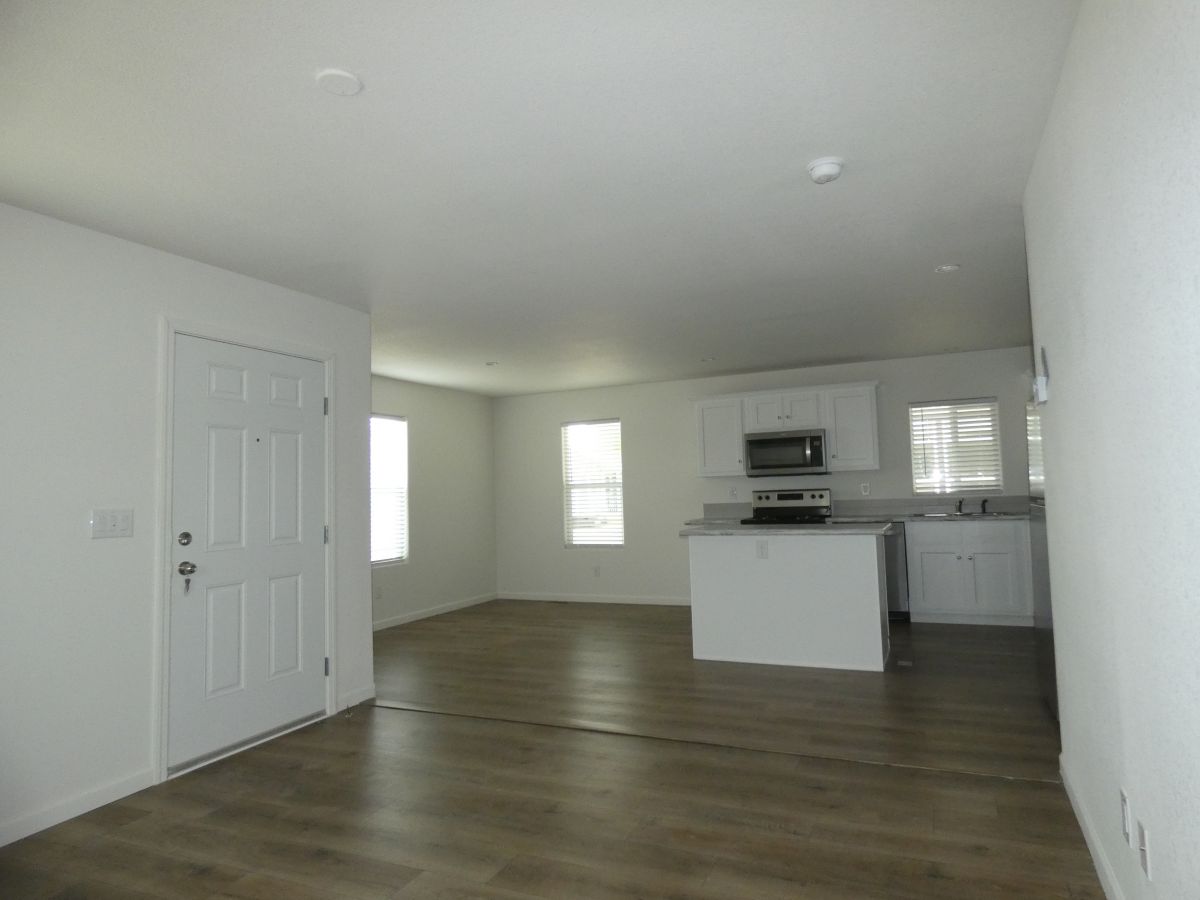 1110 North Henness Rd 2105