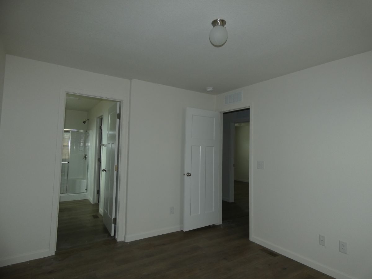 1110 North Henness Rd 2105