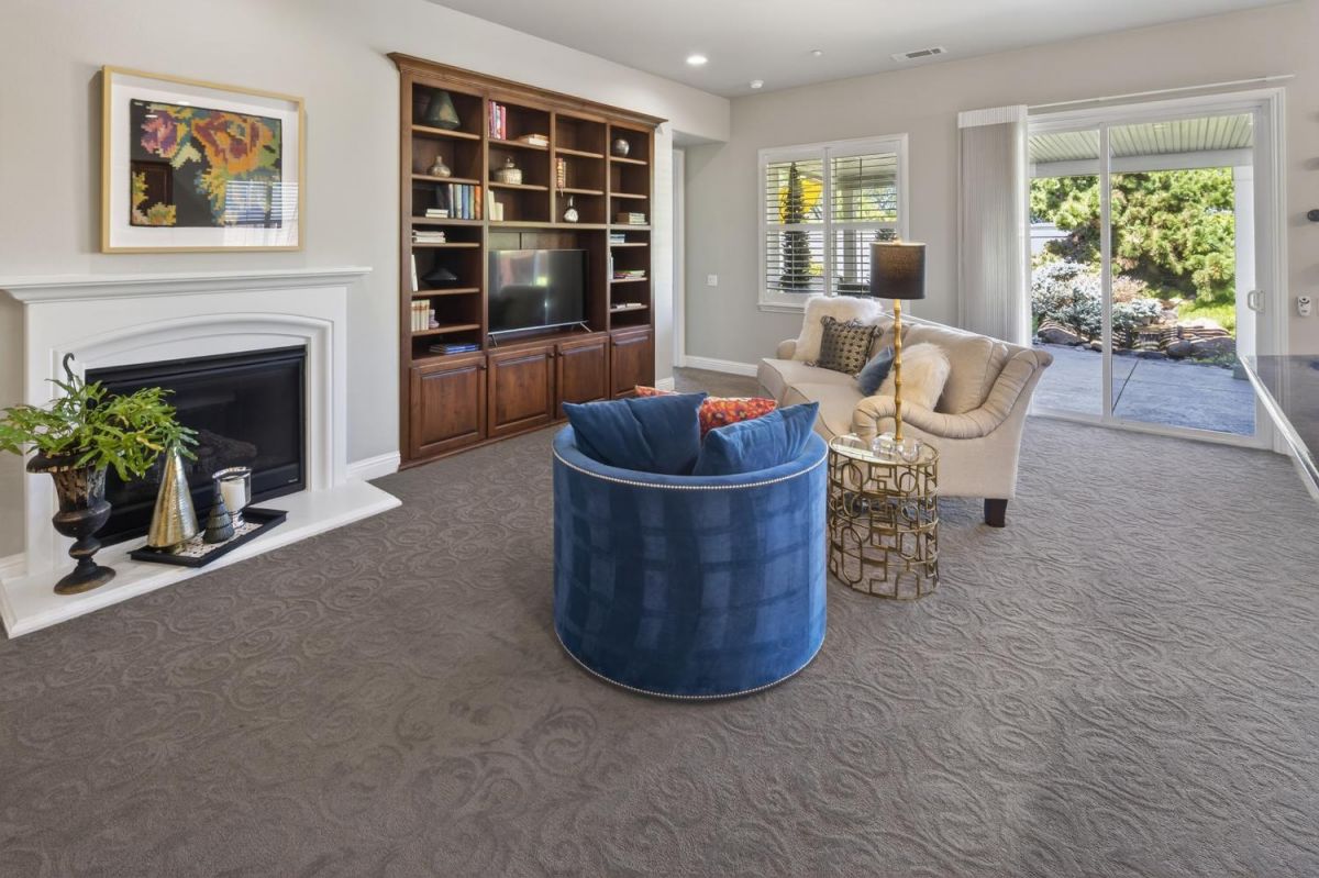 2056 Arlington Drive