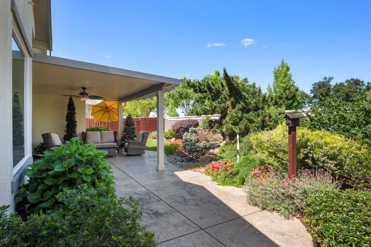 2056 Arlington Drive