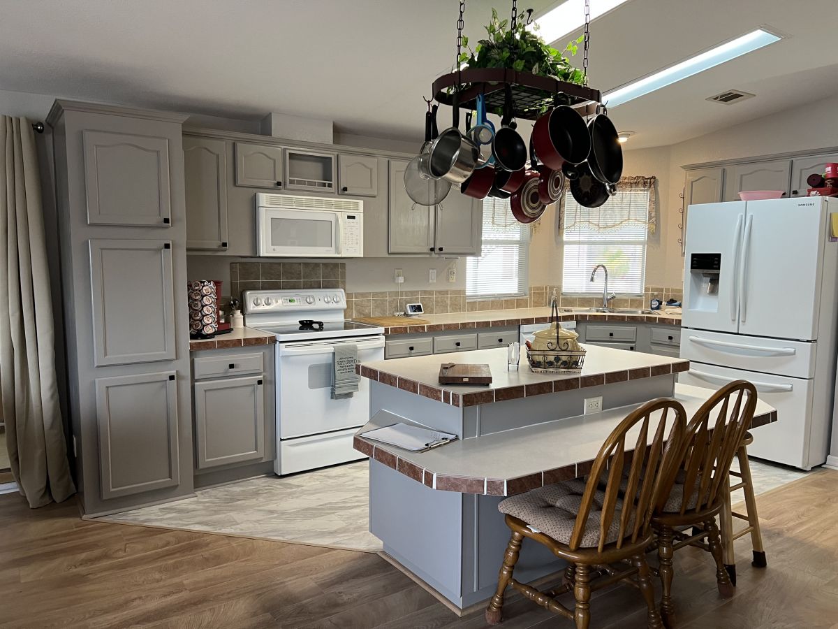 29200 S. Jones Loop Road #528