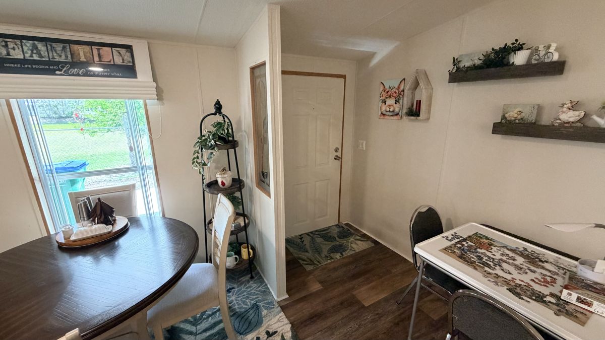 7032 W Wiltshire Lane