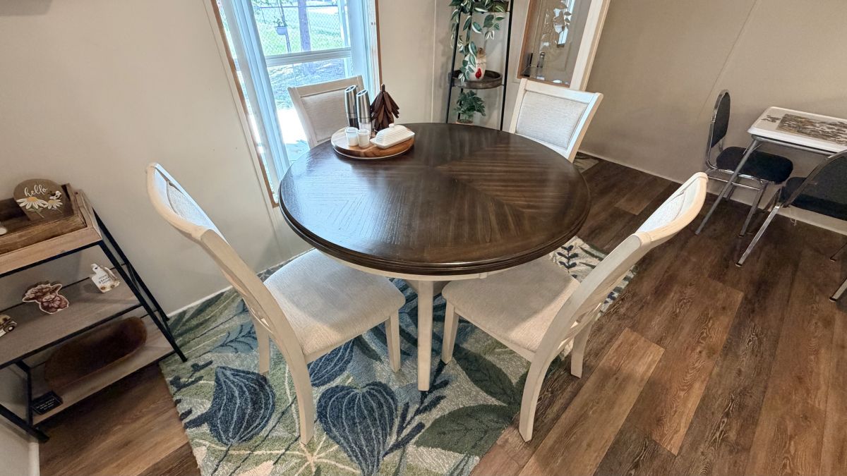 7032 W Wiltshire Lane