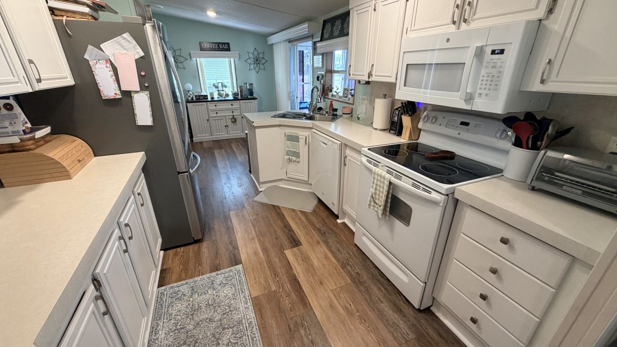 7032 W Wiltshire Lane