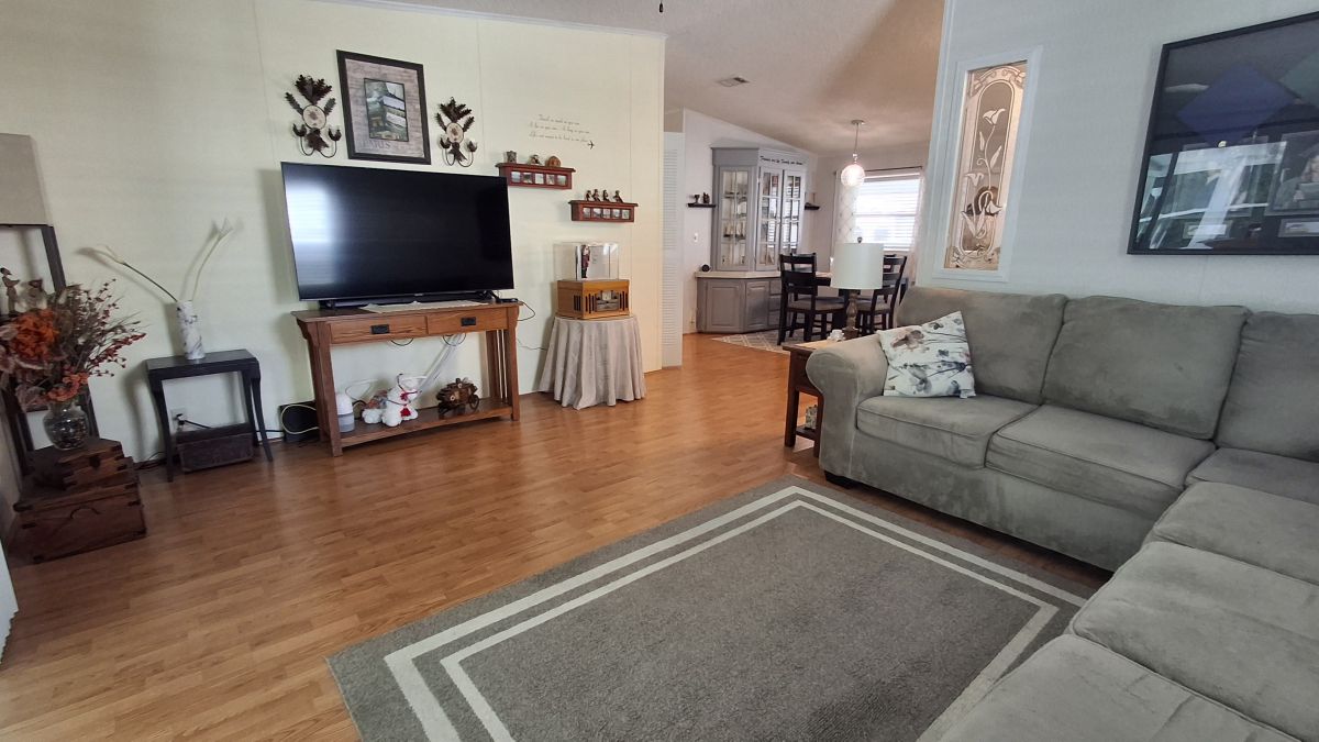 309 MAPLECREST DRIVE