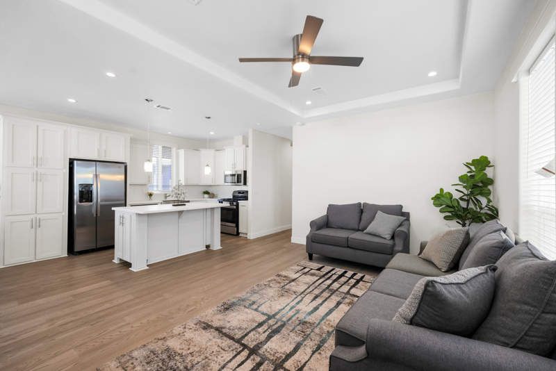 2727 E. University Drive, #091