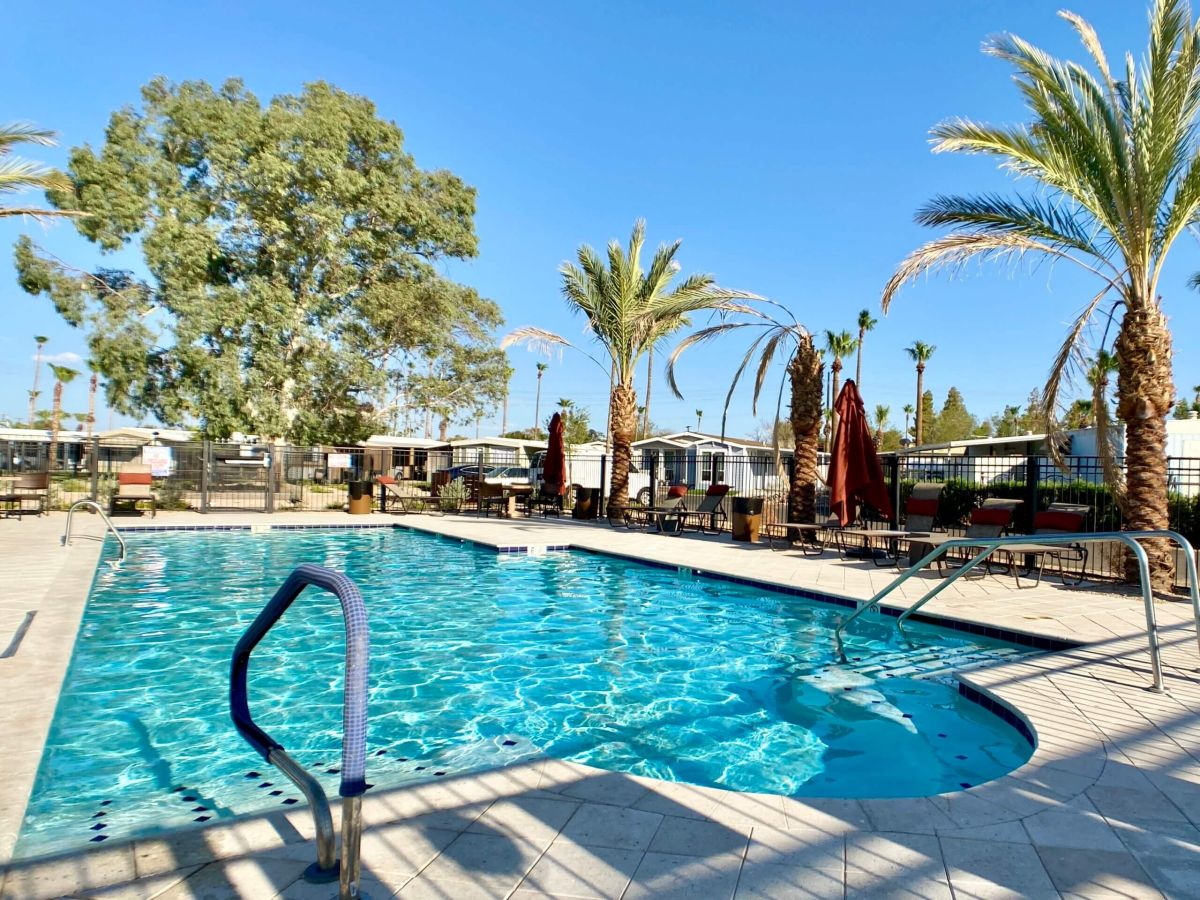 2727 E. University Drive, #086