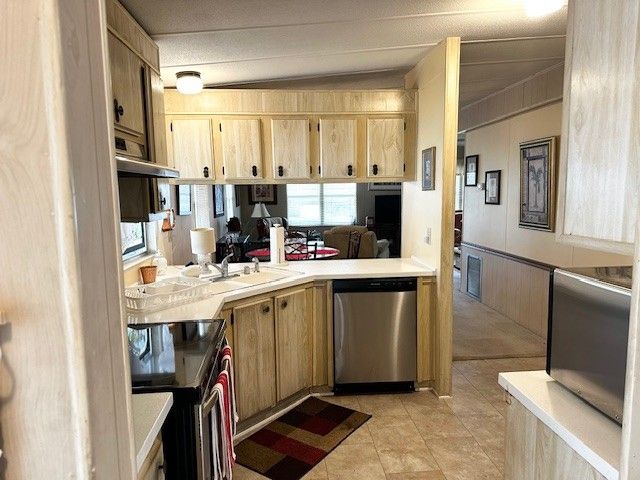 5200 28th Street North, #526