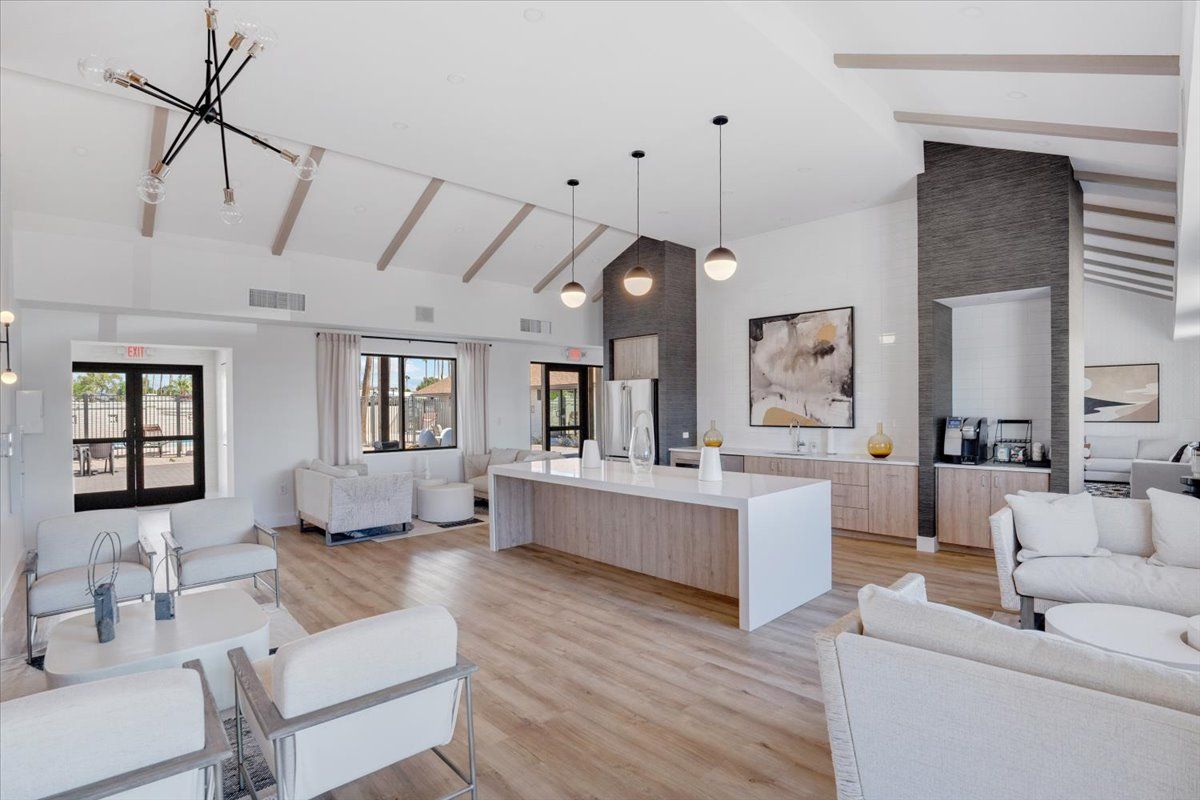 4065 E. University Drive #268