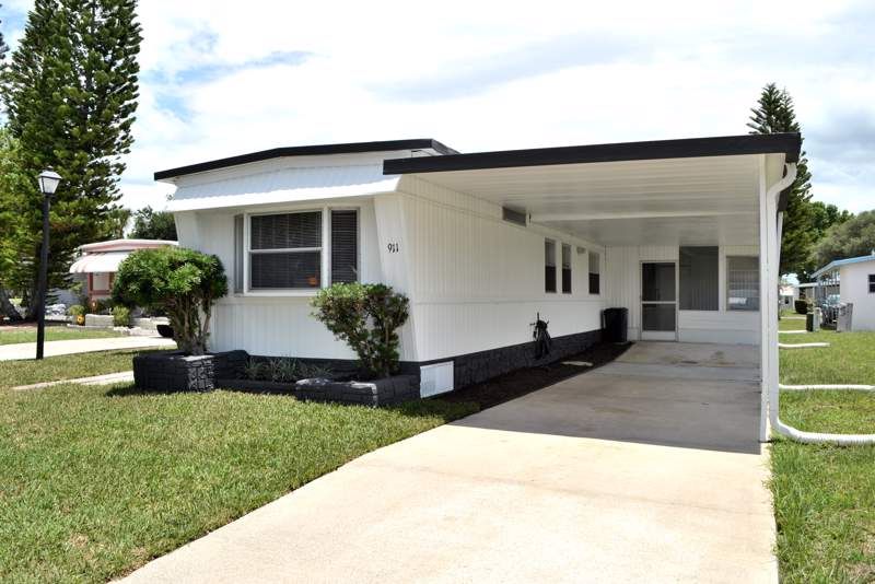 911 Spanish Moss Dr.