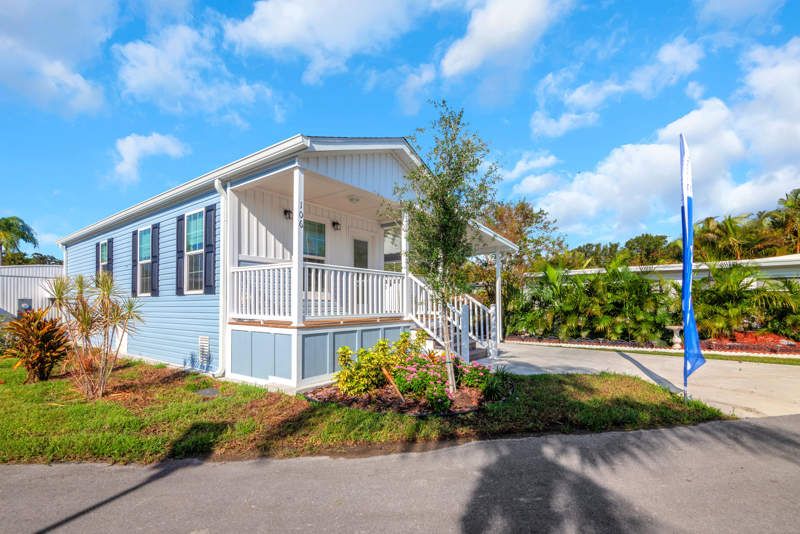 3223 N Lockwood Ridge Rd #106