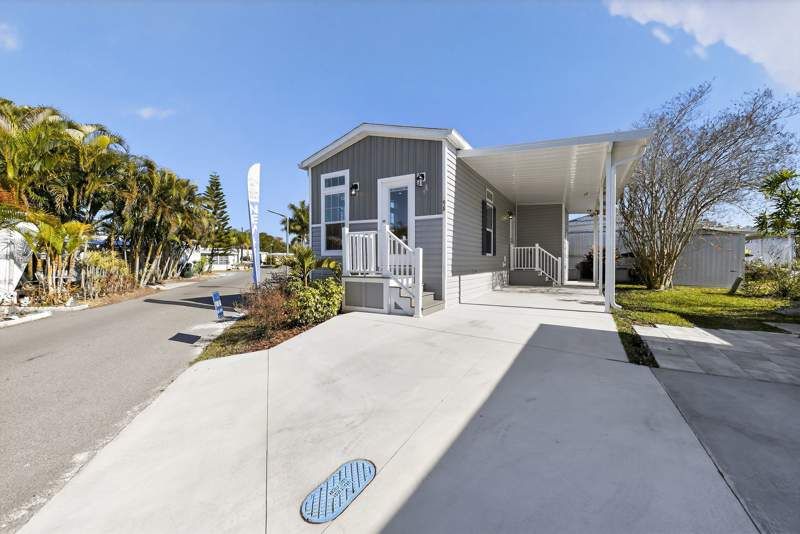 3223 N Lockwood Ridge Rd #98