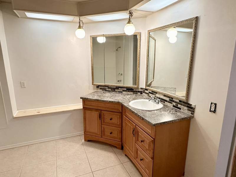 4065 E. University Drive #4