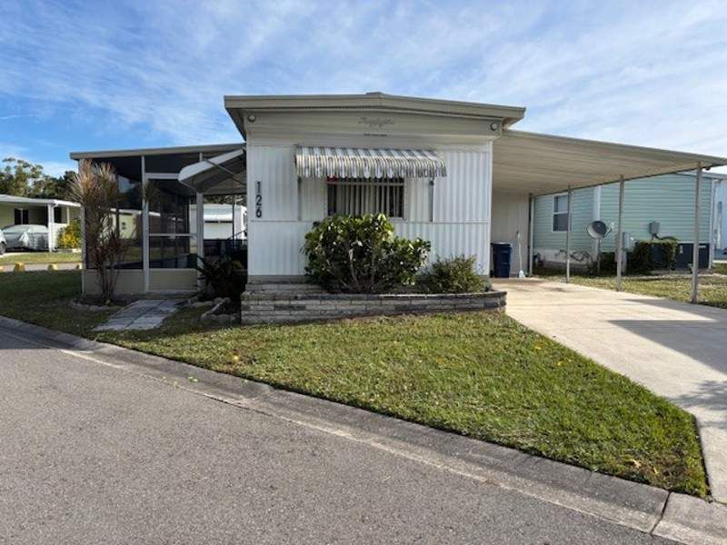 3223 N Lockwood Ridge Rd #126