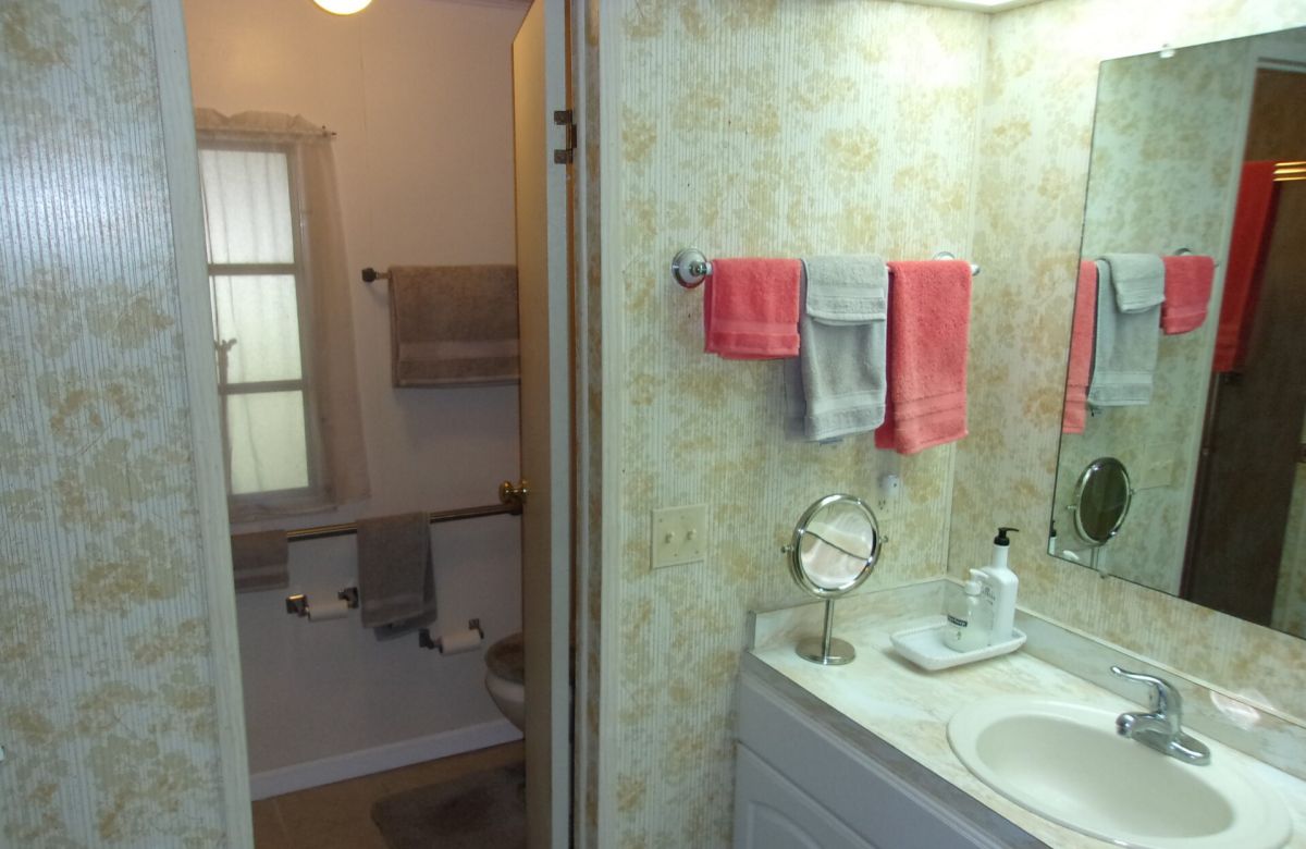 1901 Amberwood Drive