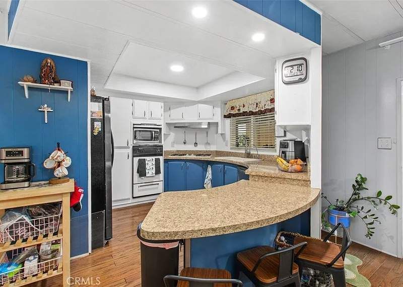 1456 E Philadelphia St #378