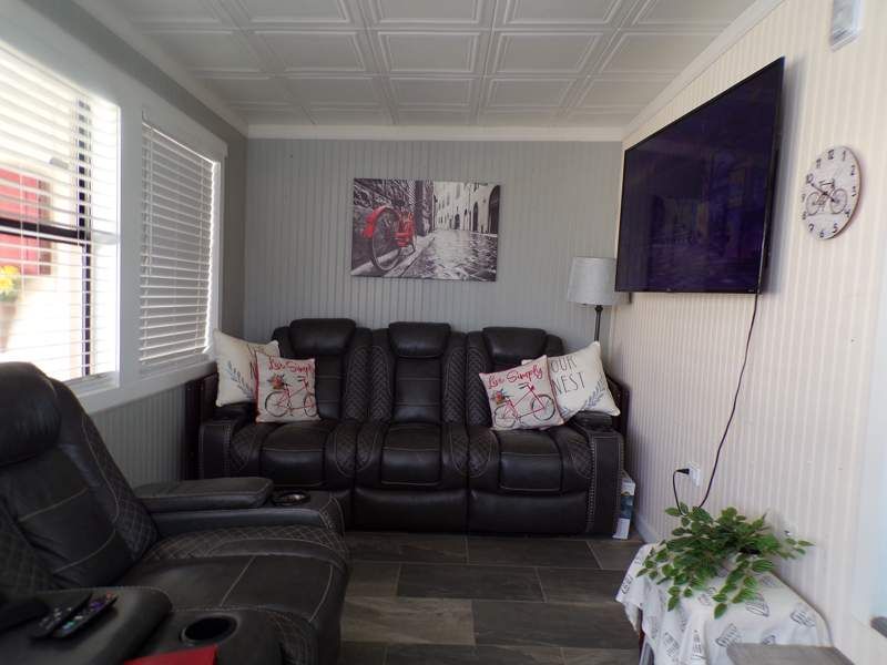 1050 S. Arizona Blvd. #014