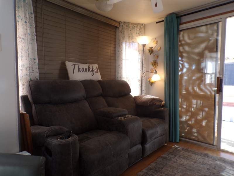 1050 S. Arizona Blvd. #129