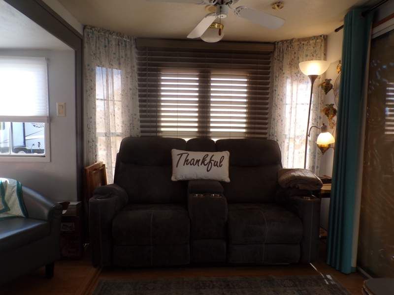 1050 S. Arizona Blvd. #129