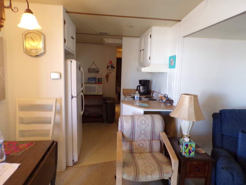 1050 S. Arizona Blvd. #094