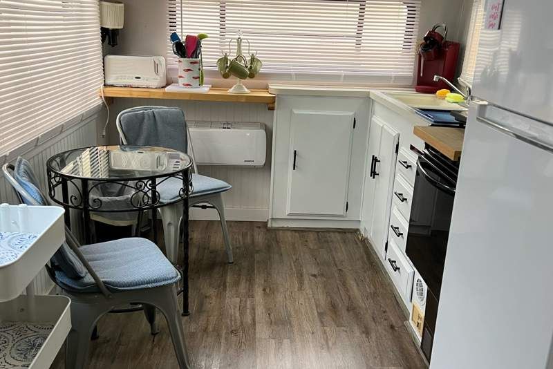 1050 S. Arizona Blvd. #181