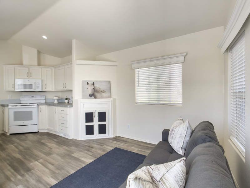 1050 S. Arizona Blvd. #B04