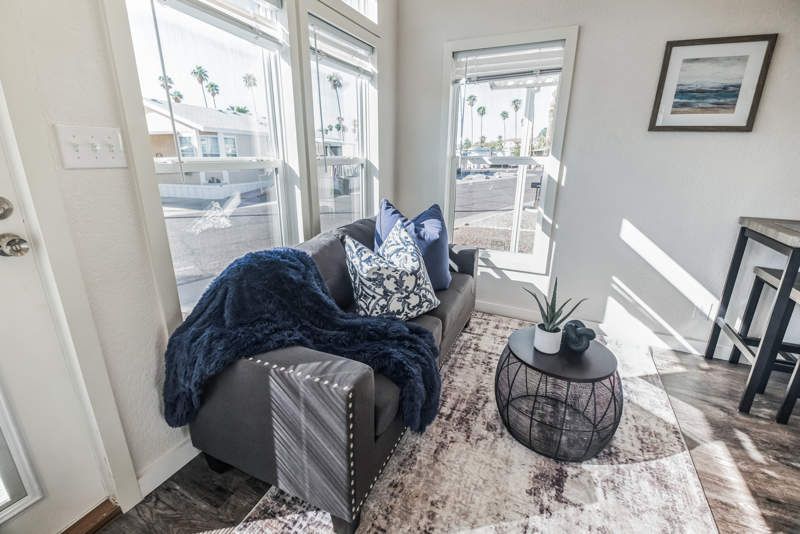 2050 W. Dunlap Ave #E220