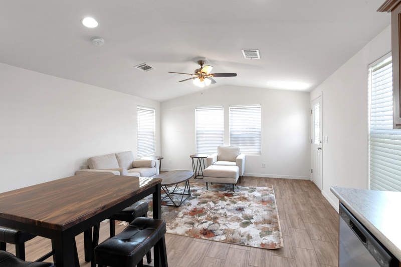 2050 W. Dunlap Ave #C093