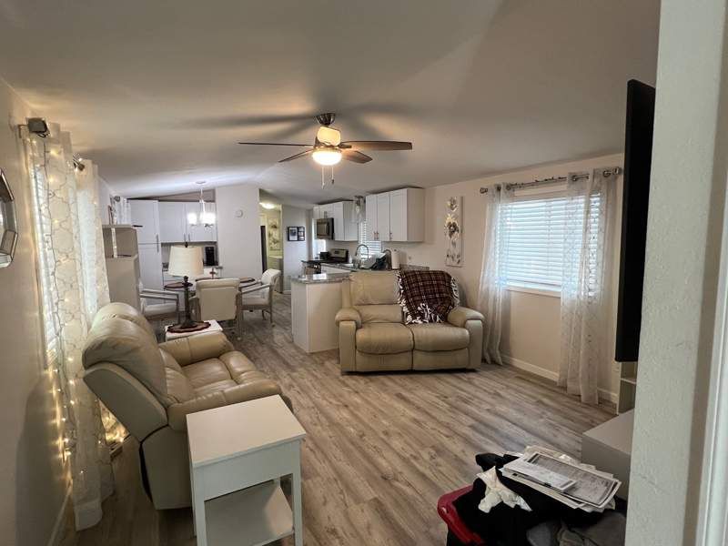 2050 W. Dunlap Ave #E223