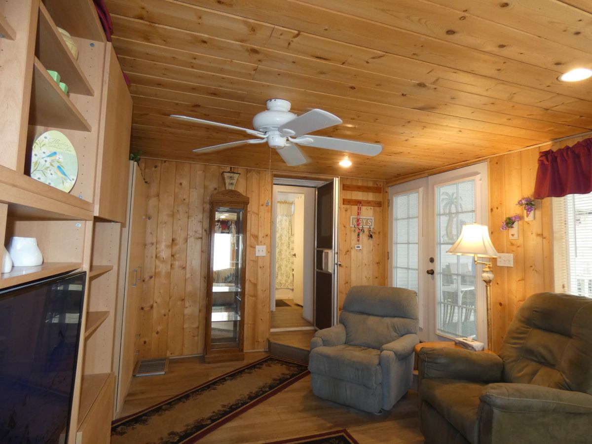 1110 North Henness Road, Site 906