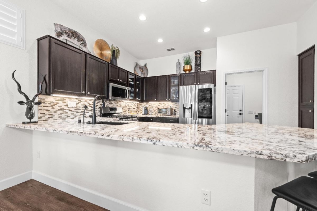 5233 Campcreek Loop