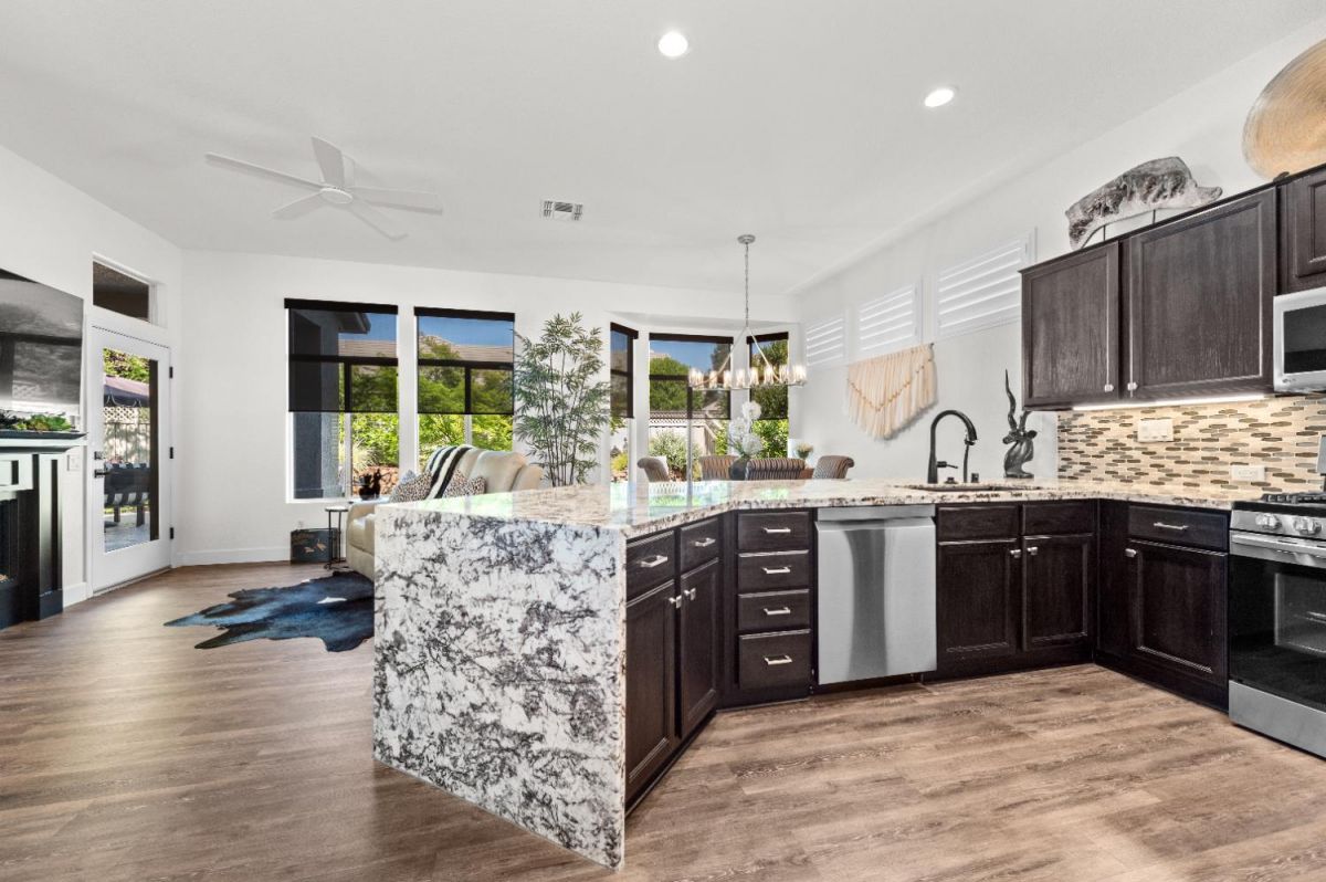 5233 Campcreek Loop