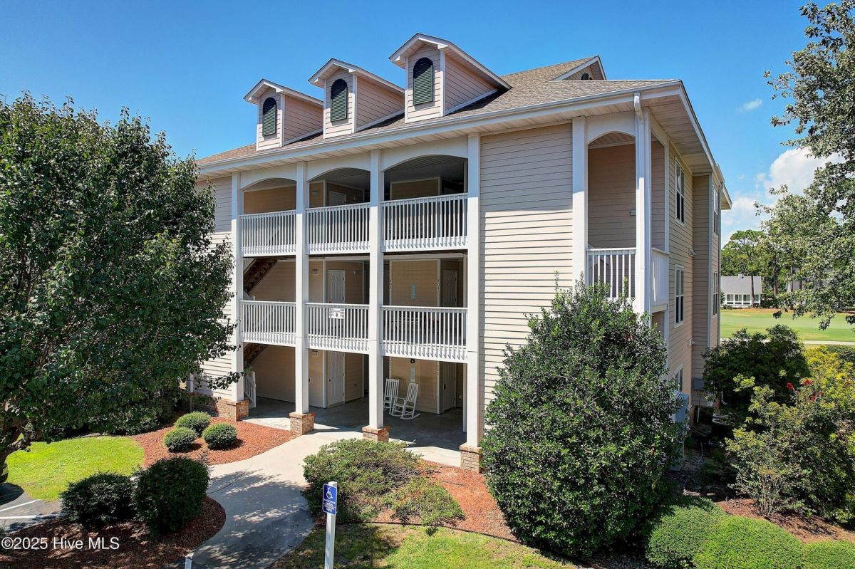 3350 Club Villas Drive