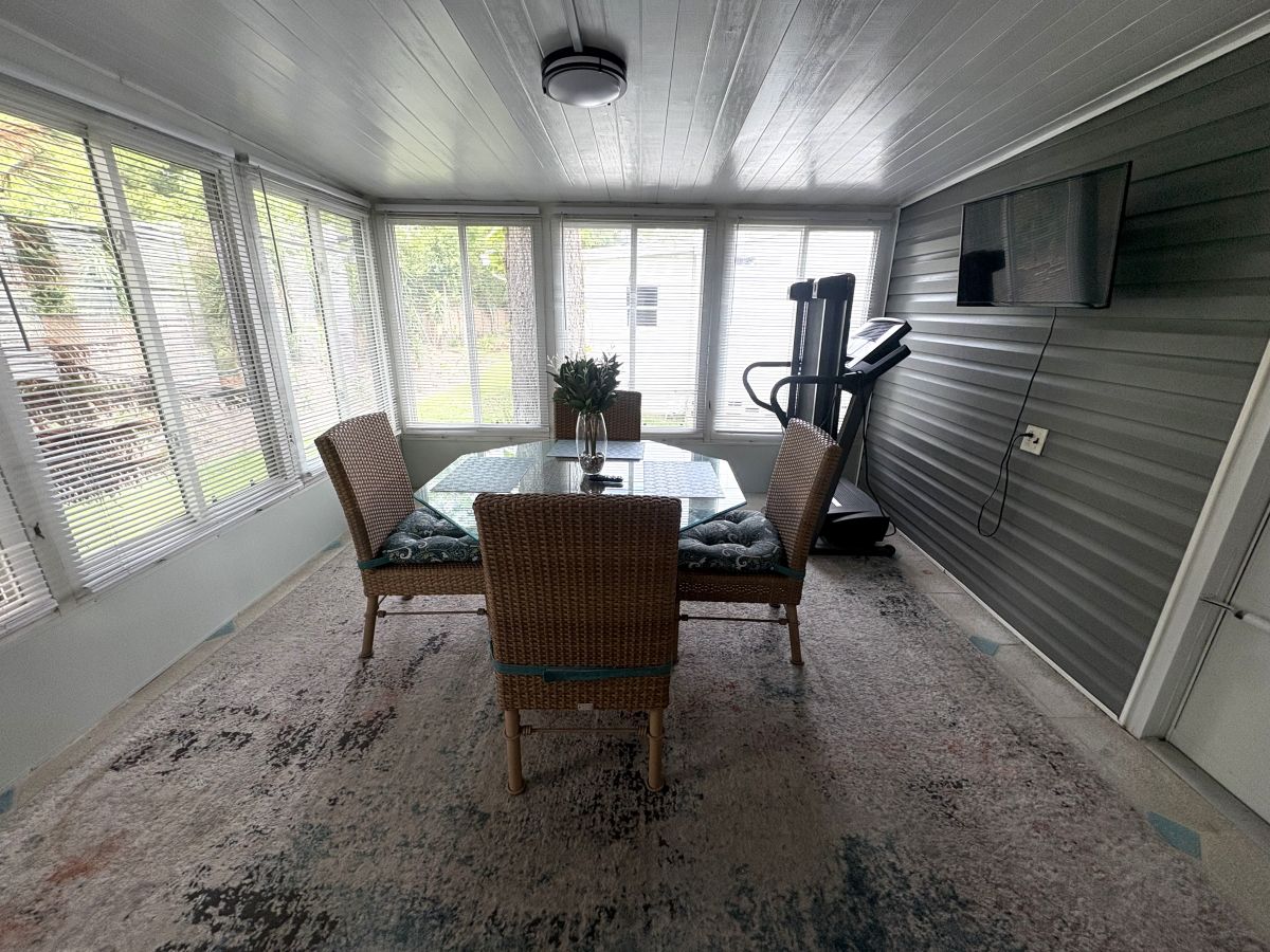 129 Winterdale Dr. S