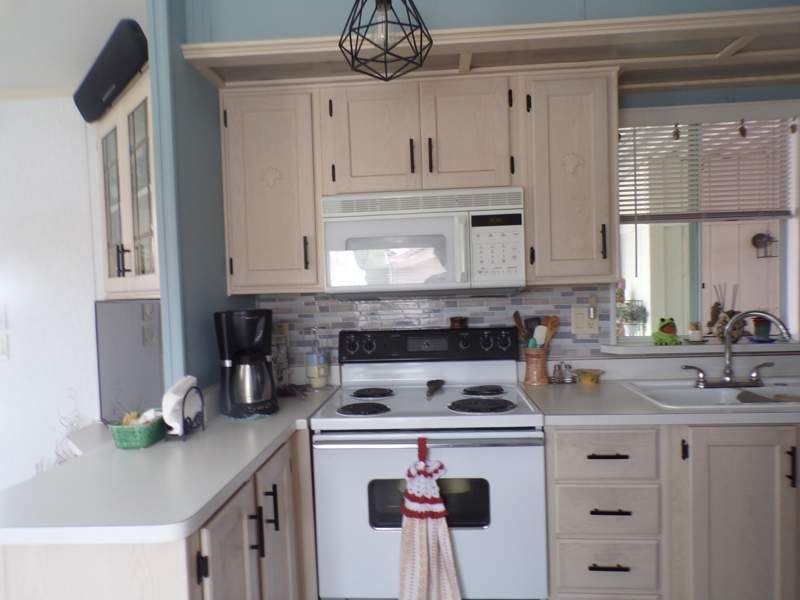 1050 S. Arizona Blvd. #048