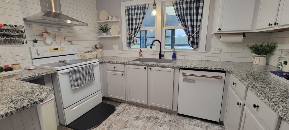 8007 Palm Harbor Way