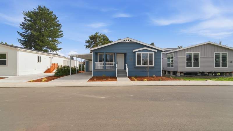 2410 Lancaster Dr. SE, #1011