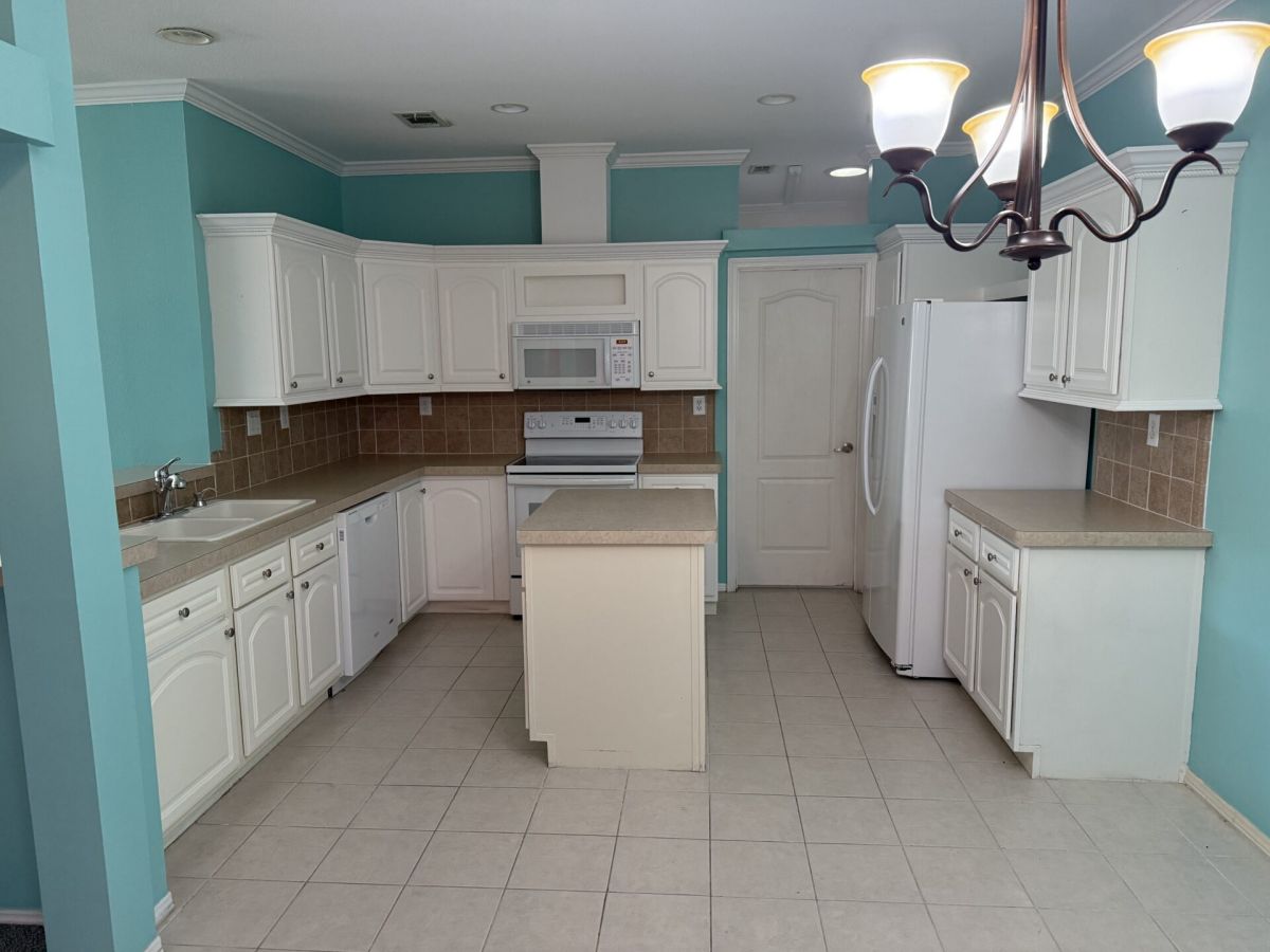 9508 Front Nine Lane