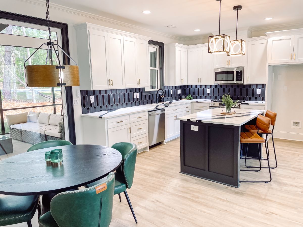 305 Wellington Court