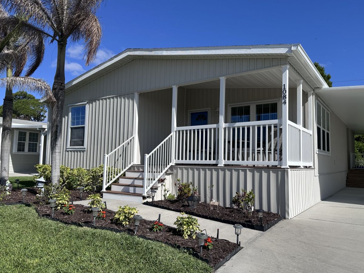 1084 WEST LAKEVIEW DRIVE