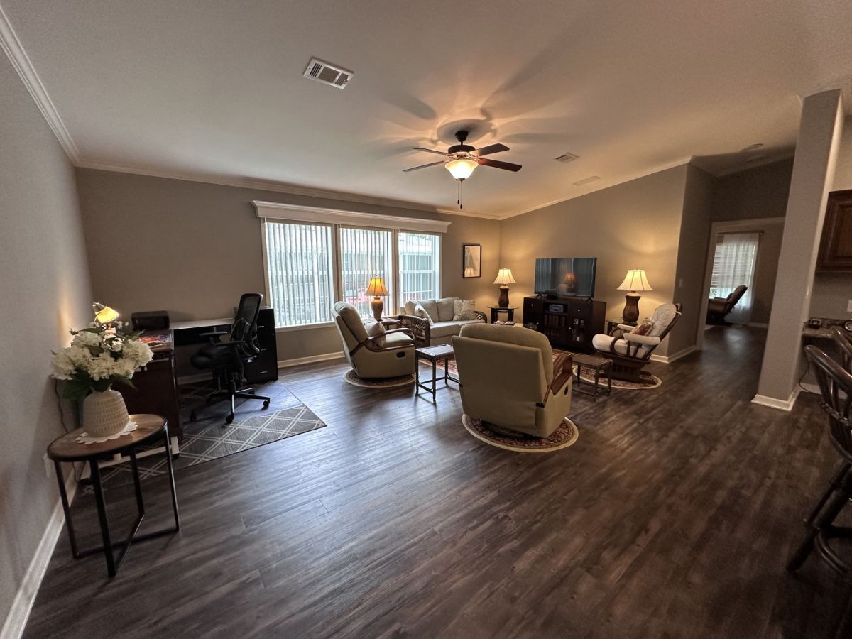 1084 WEST LAKEVIEW DRIVE