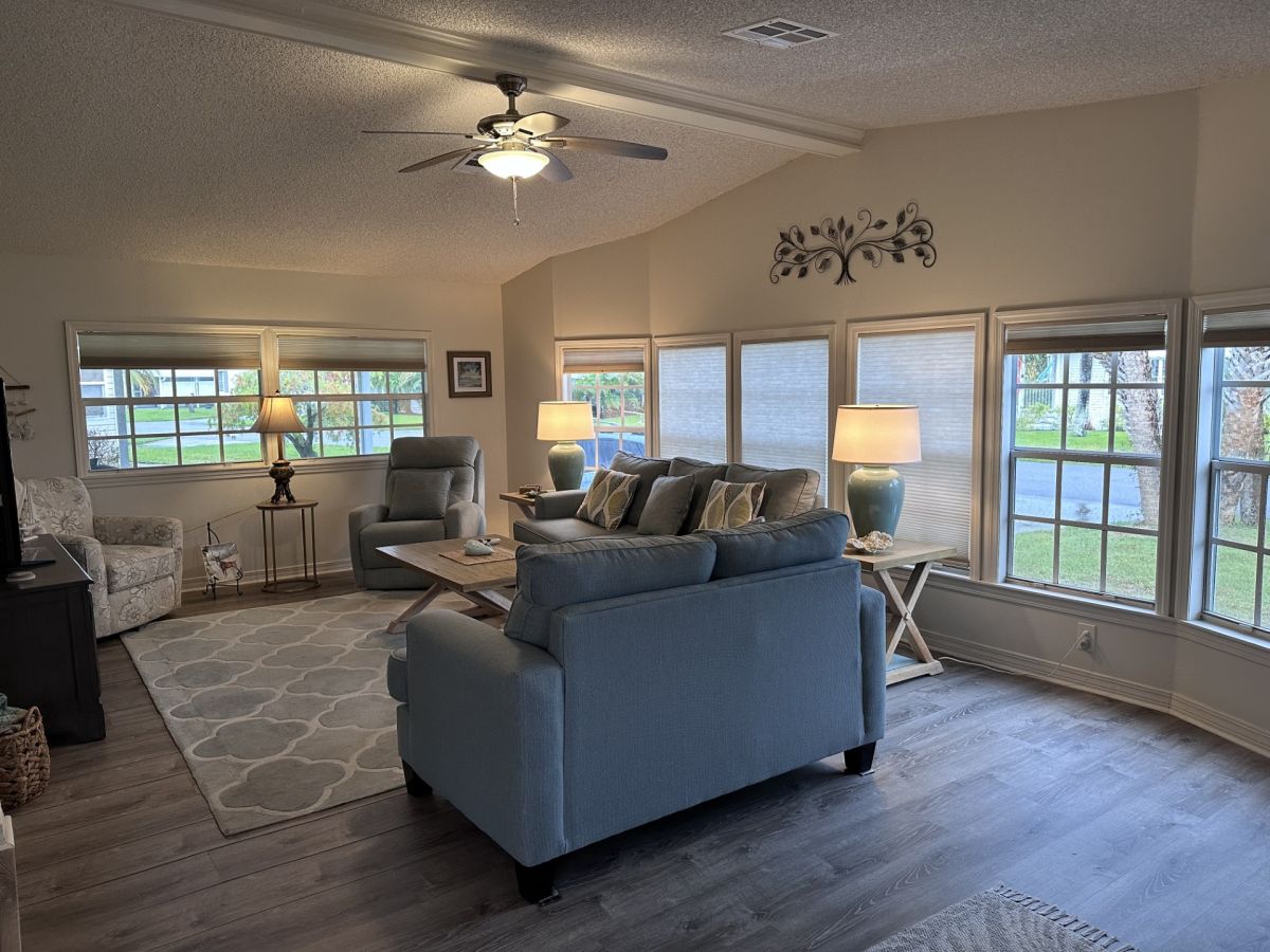 2203 EAST LAKEVIEW DRIVE