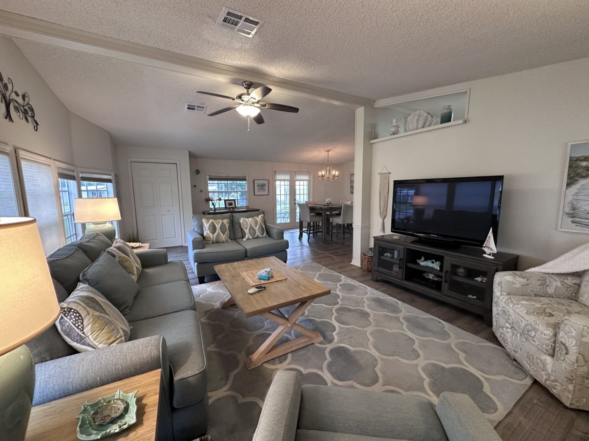 2203 EAST LAKEVIEW DRIVE