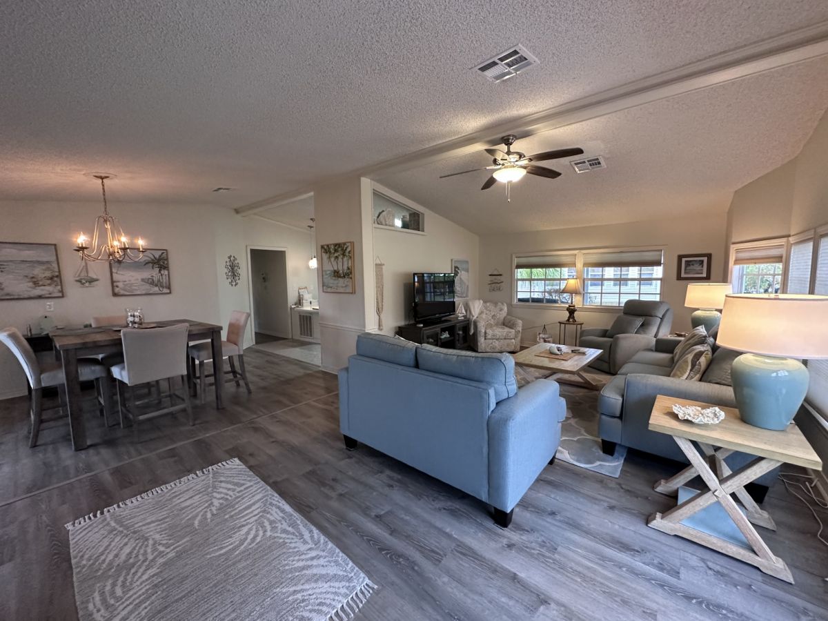 2203 EAST LAKEVIEW DRIVE