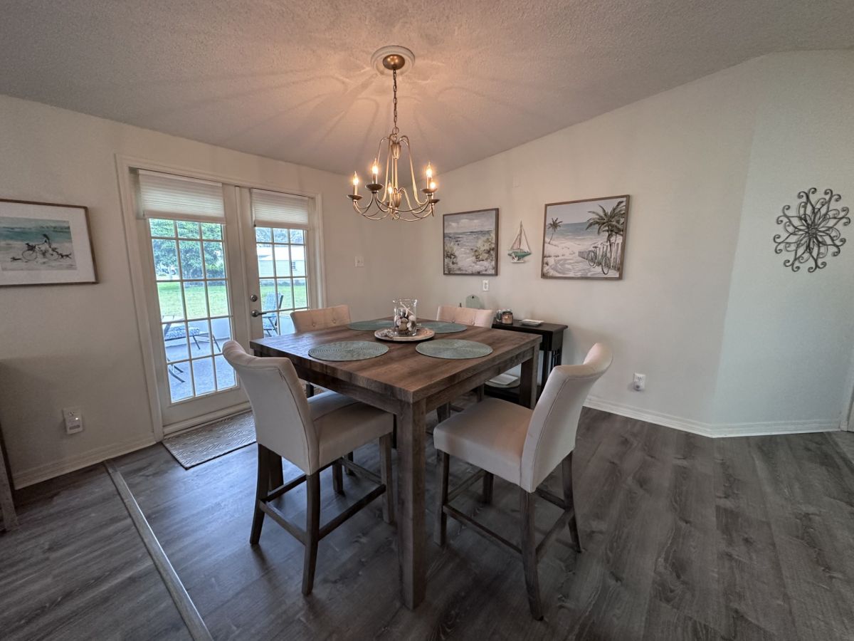 2203 EAST LAKEVIEW DRIVE