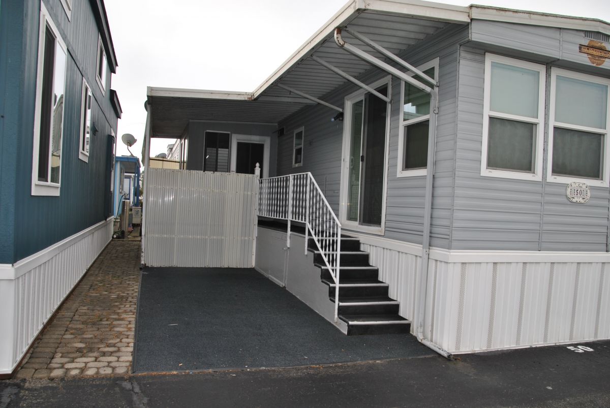 200 S. Dolliver St, Site 050